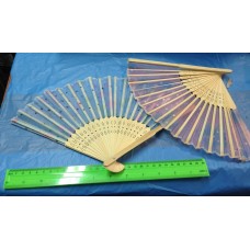 מניפה ,מעץ ותחרה איכותית